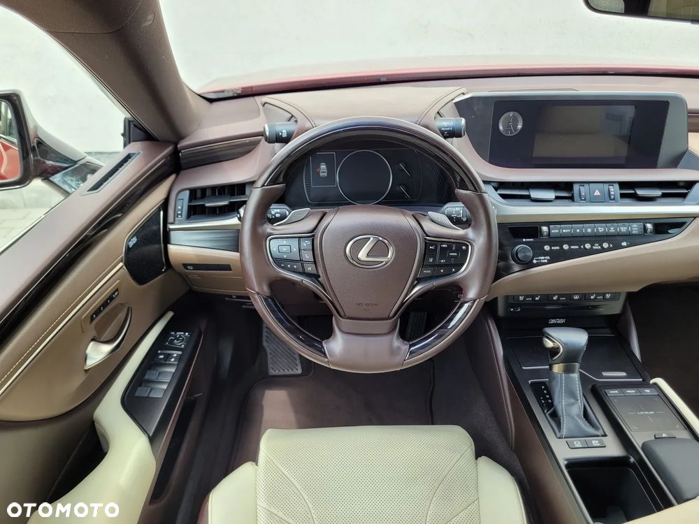 Lexus ES 300h Prestige - 11
