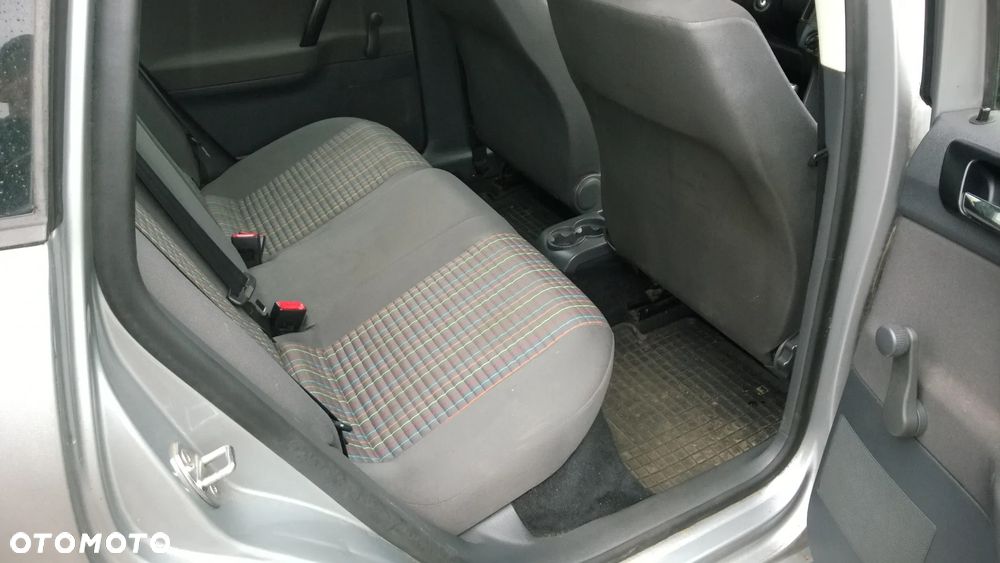 Volkswagen Polo - 10