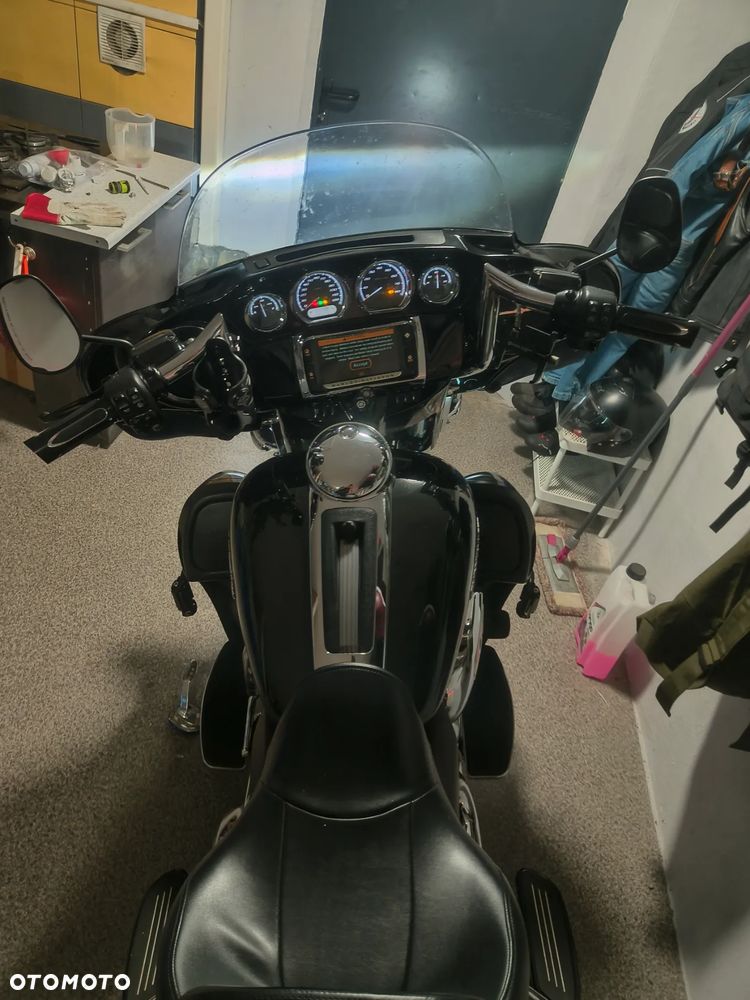 Harley-Davidson FLH Electra Glide - 2