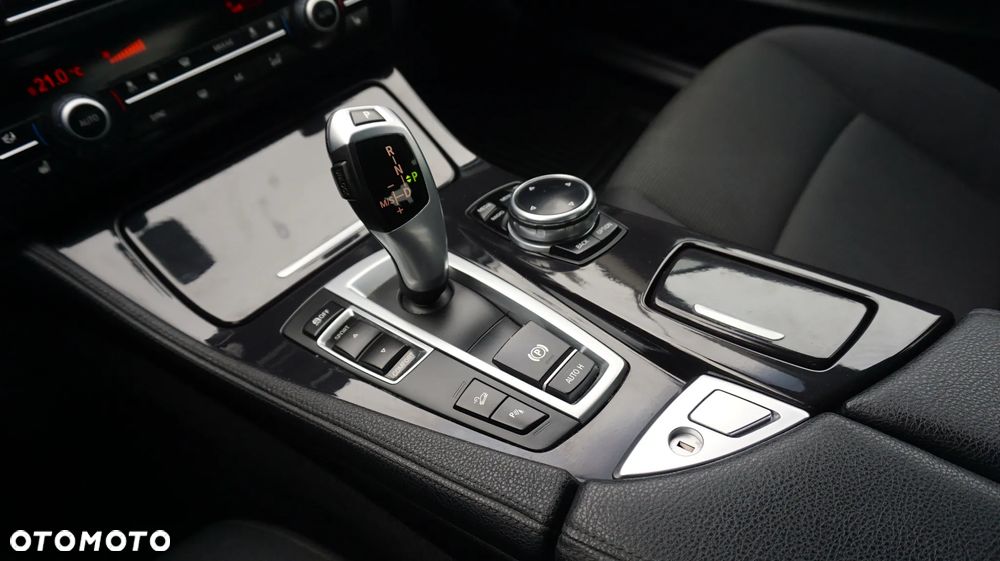 BMW Seria 5 520d xDrive - 30