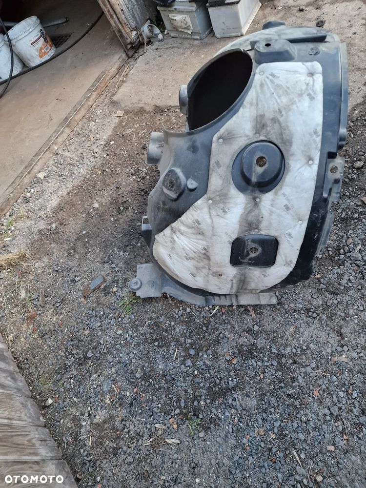 Nadkole  prawy przód  Renault  Arkana 638404531R - 4