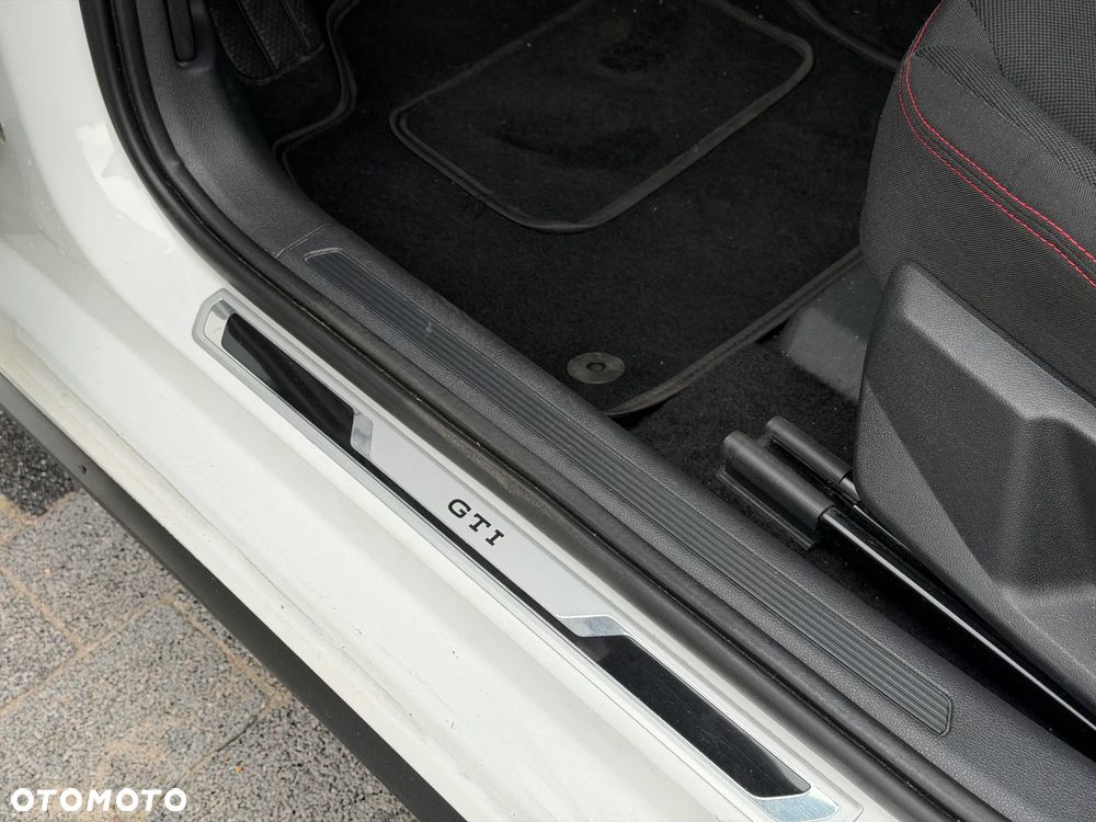 Volkswagen Polo 2.0 TSI GTI DSG - 32