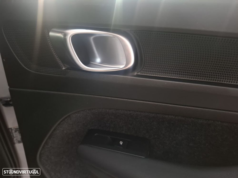 Volvo C40 Recharge 82 kWh Single M. Extended Range RWD Ultimate - 33