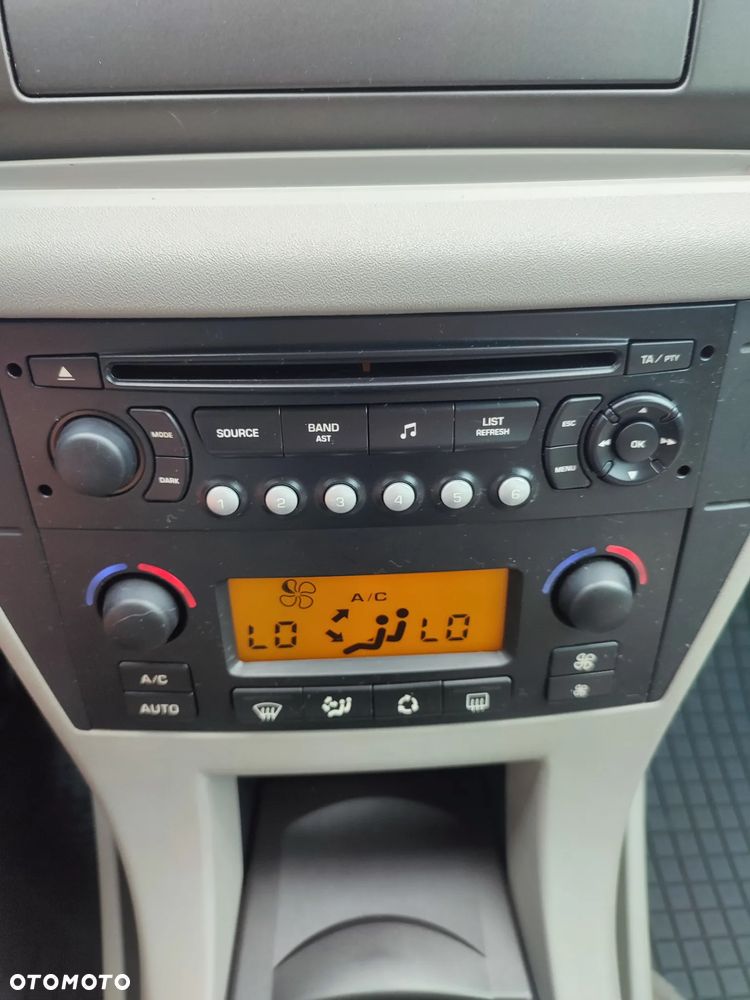 Citroën C4 1.6 16V Impress - 15