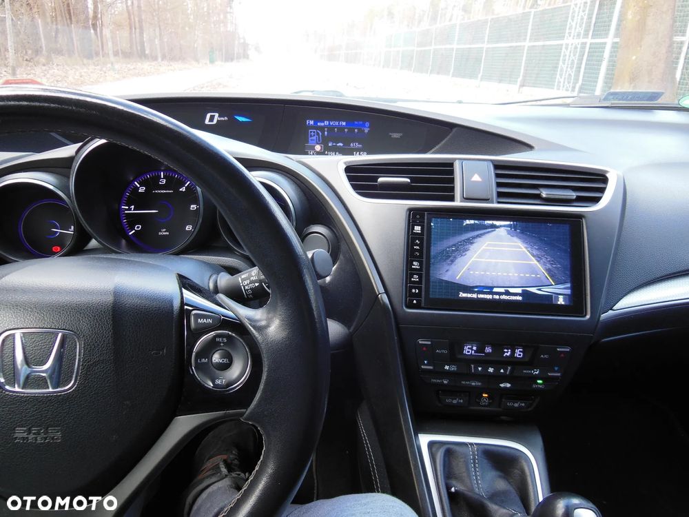 Honda Civic 1.6 i-DTEC Executive Black Edition - 30