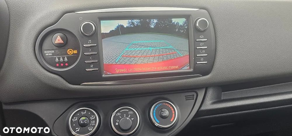 Toyota Yaris 1.5 Premium - 17
