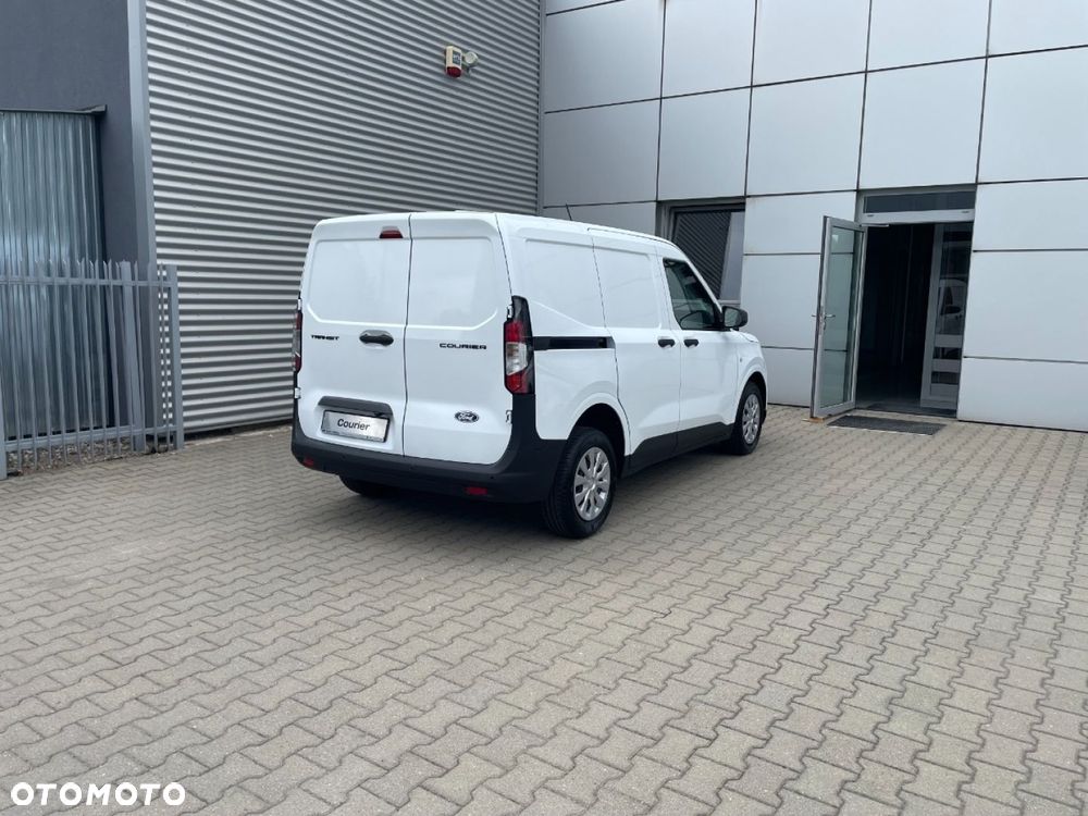 Ford Transit Courier - 8
