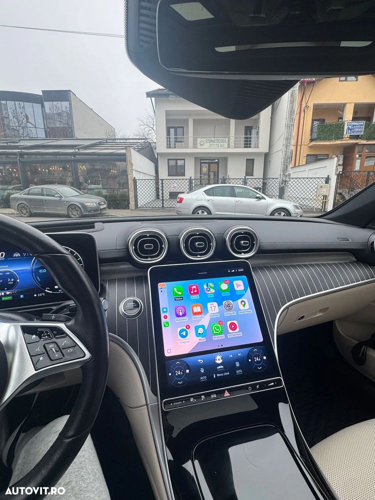 Mercedes-Benz C - 12