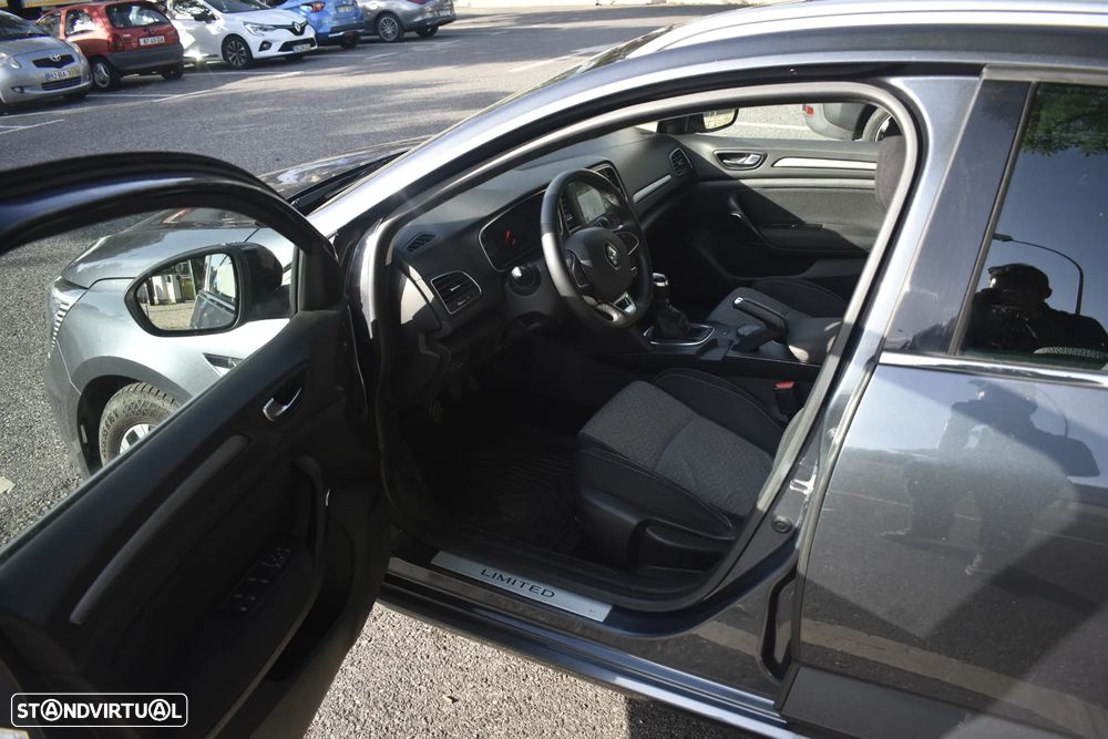 Renault Mégane Sport Tourer 1.3 TCe Limited - 23