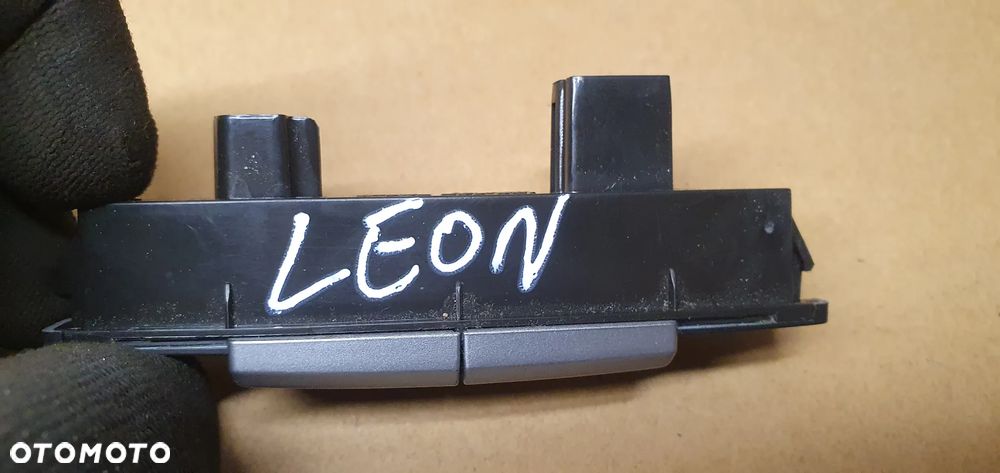 Czytnik Gniazdo AUX USB Seat Leon II Lift 1P0035726A - 7