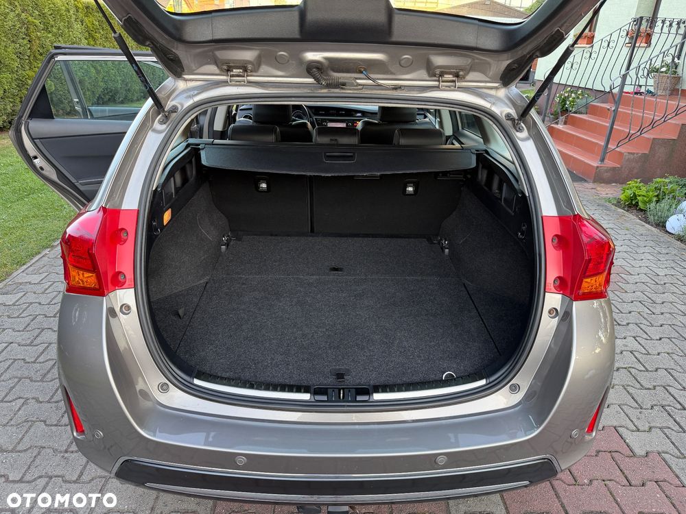 Toyota Auris 1.8 VVT-i Automatik Executive - 28