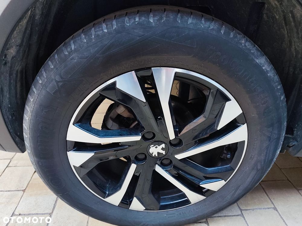 Peugeot 2008 1.2 PureTech GT Line S&S - 4