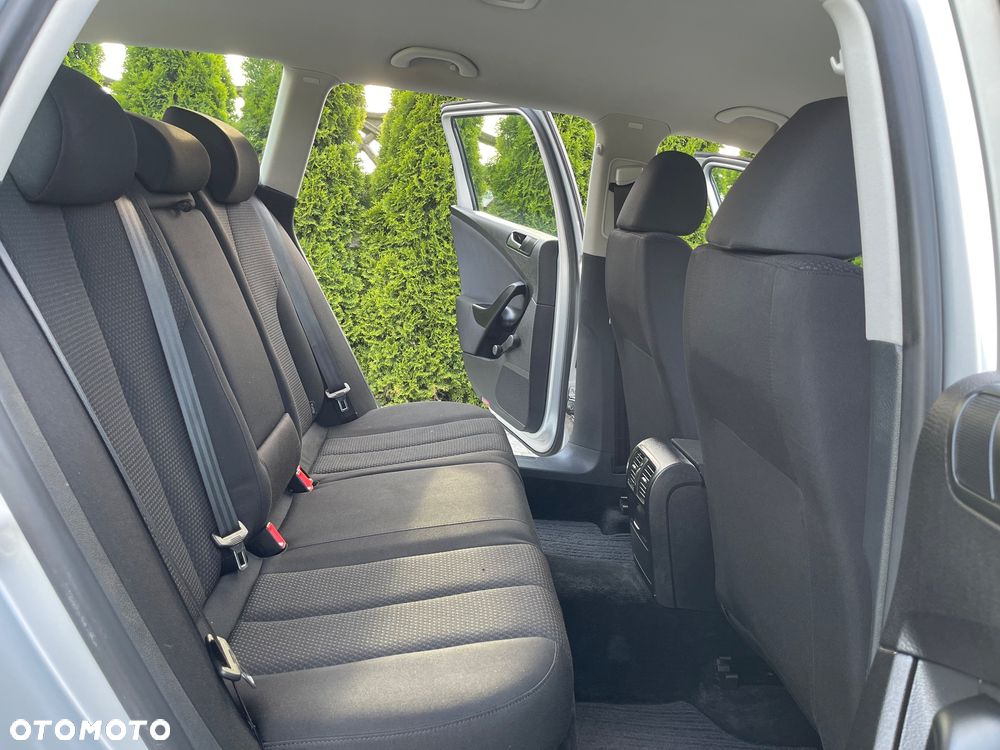 Volkswagen Passat - 14