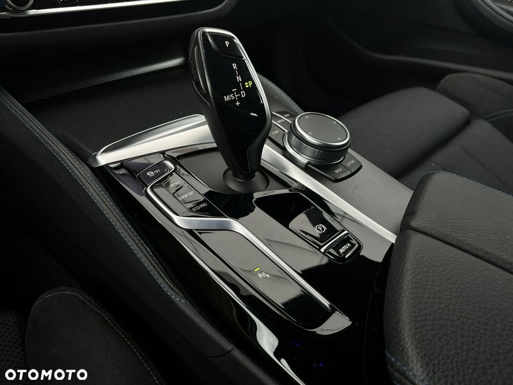 BMW Seria 5 520d M Sport sport - 25