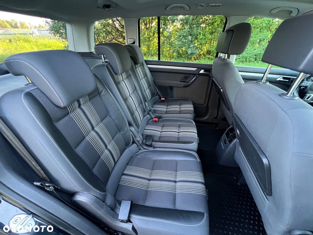 Volkswagen Touran 2.0 TDI DPF Highline Perfectline DSG - 14