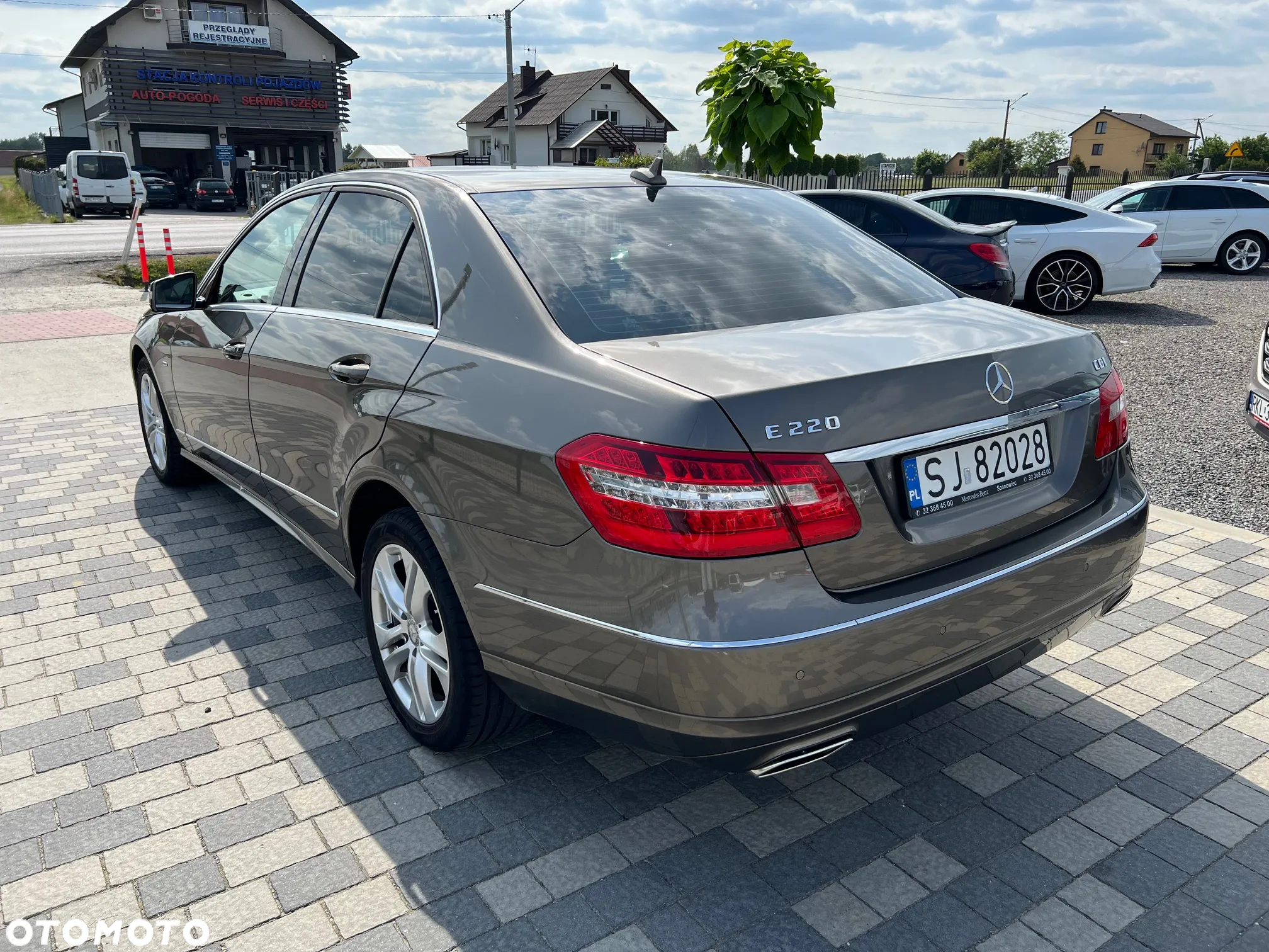 Mercedes-Benz Klasa E 220 CDI BlueEff Avantgarde - 3