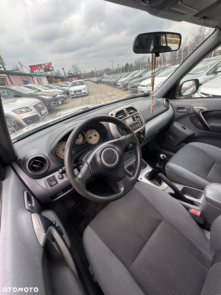 Toyota RAV4 2.0 D-4D 4x4 - 12