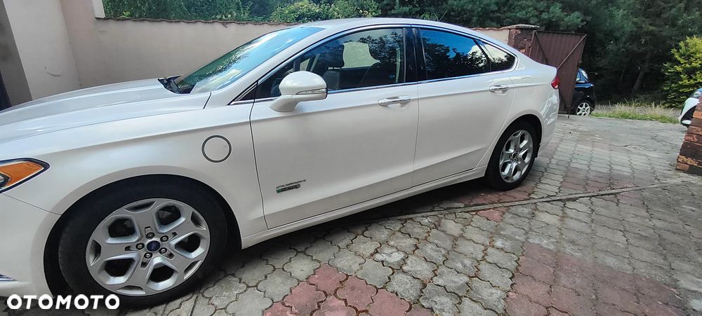 Ford Fusion - 4