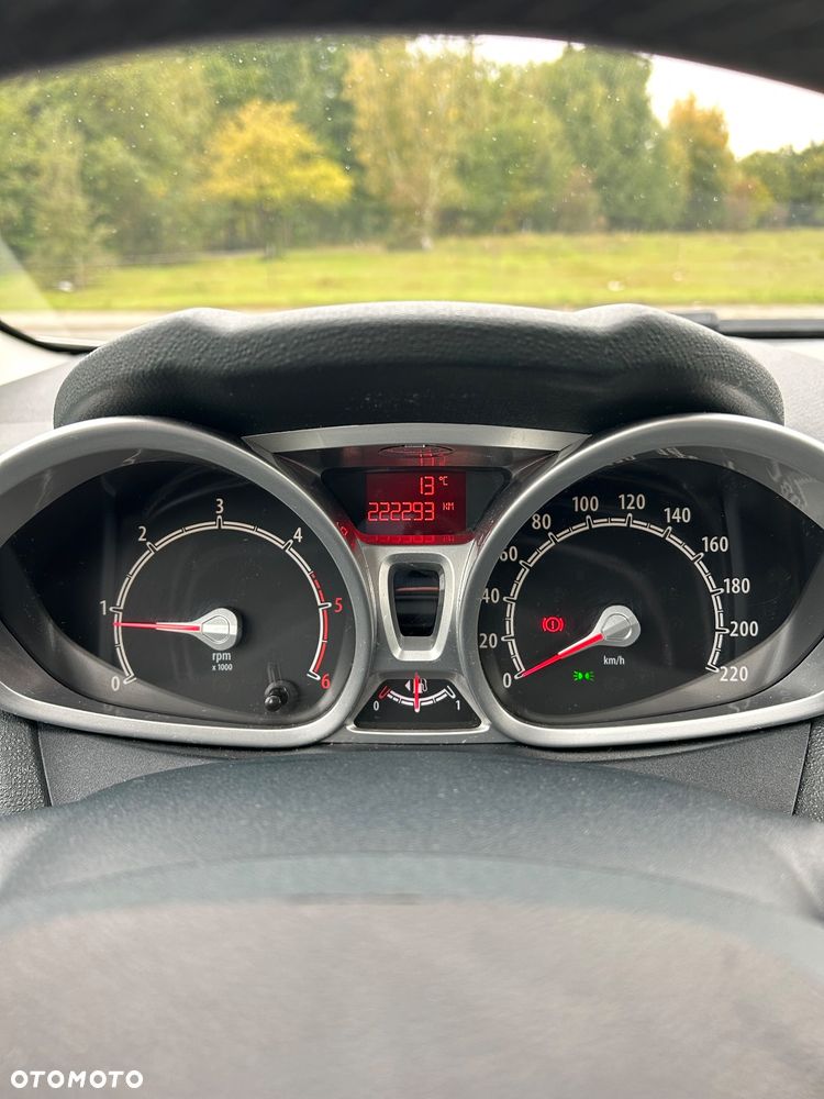 Ford Fiesta 1.4 TDCi Ambiente - 23