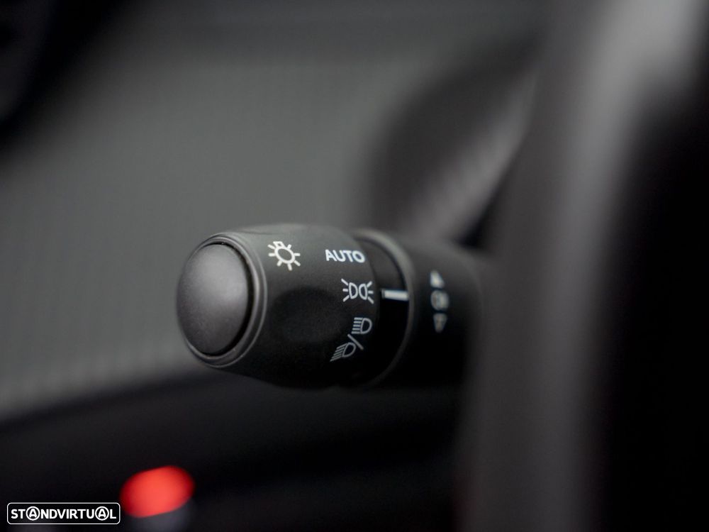 Peugeot 208 1.2 PureTech Active Pack - 18