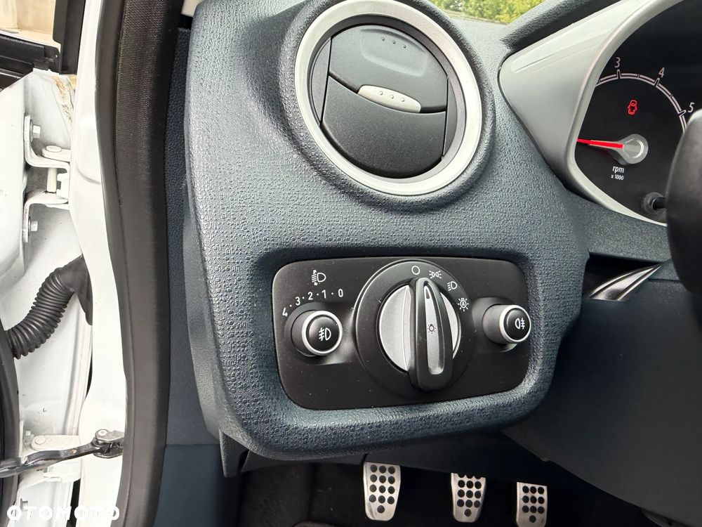 Ford Fiesta 1.4 Sport - 19
