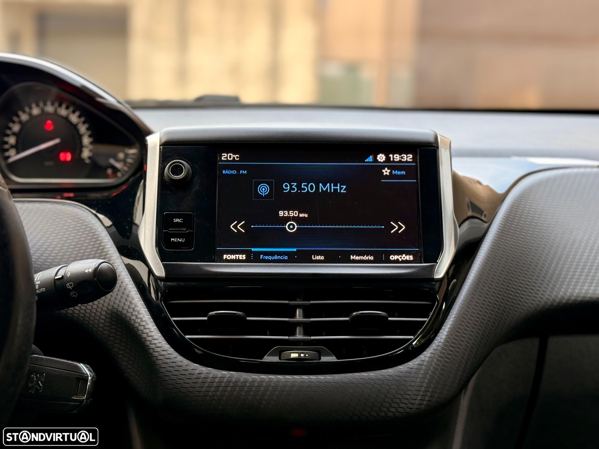 Peugeot 208 1.2 VTi SE Style - 35