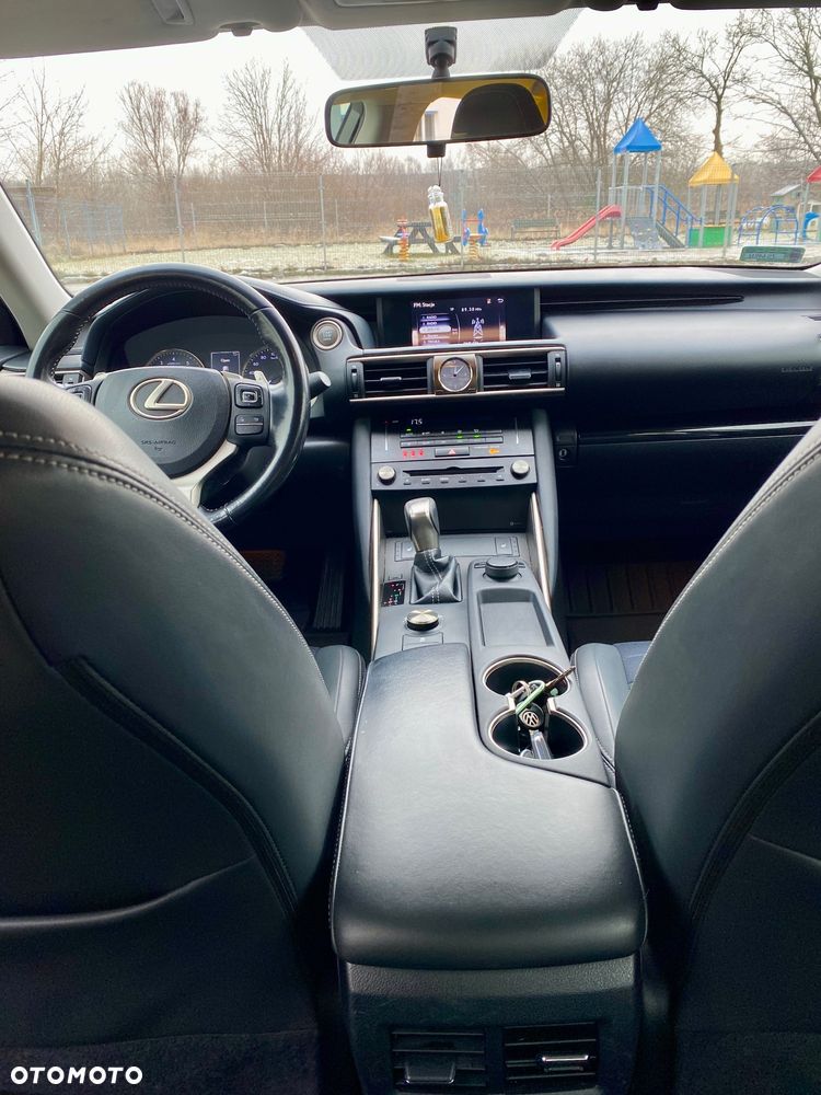 Lexus IS 200t / 300 Elegance - 17