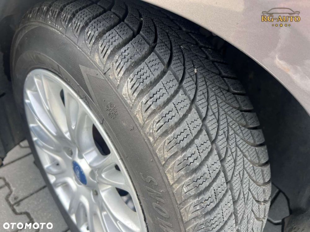 Ford Grand C-MAX - 23