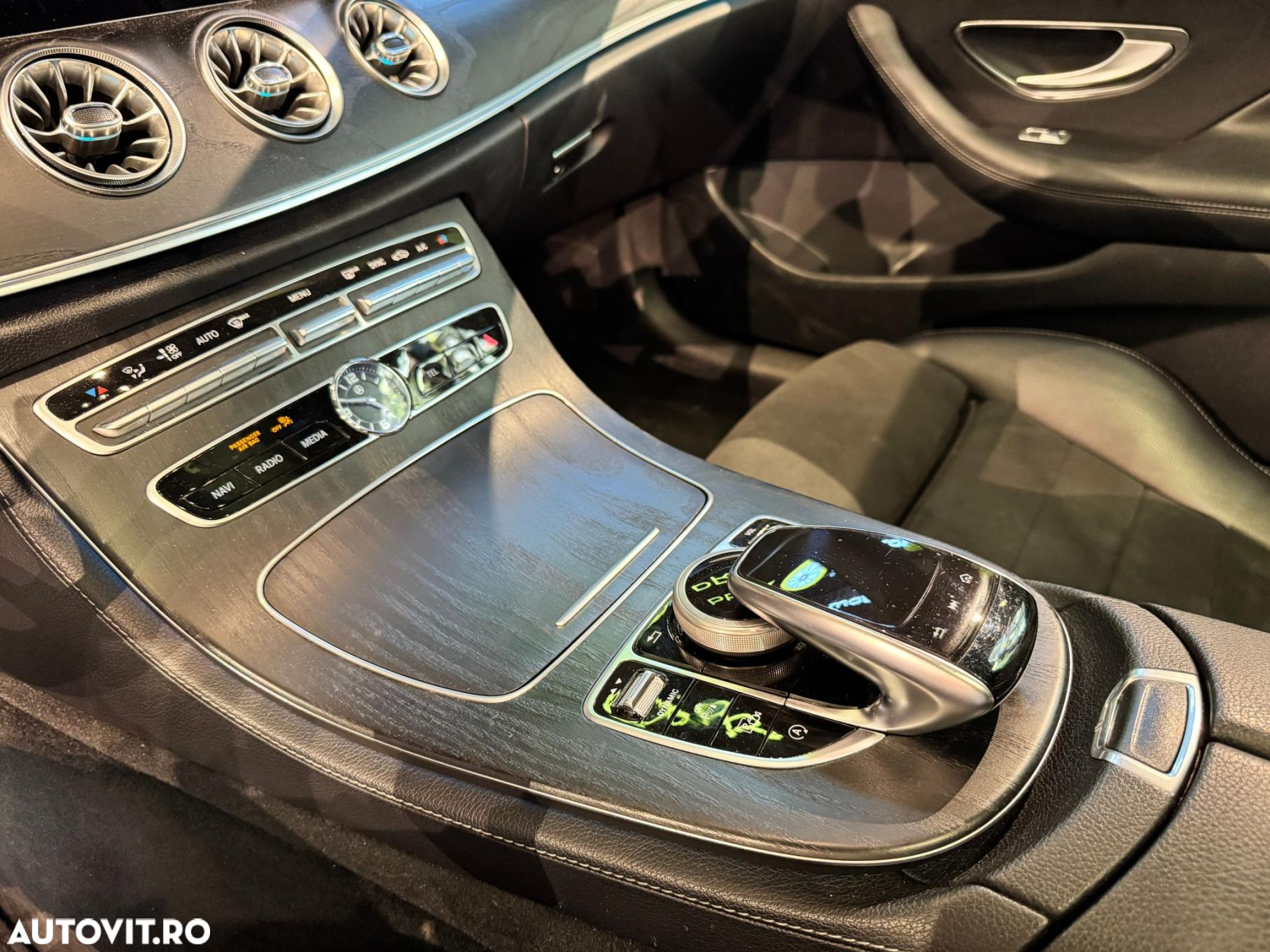 Mercedes-Benz E 200 Coupe 9G-TRONIC AMG Line - 16