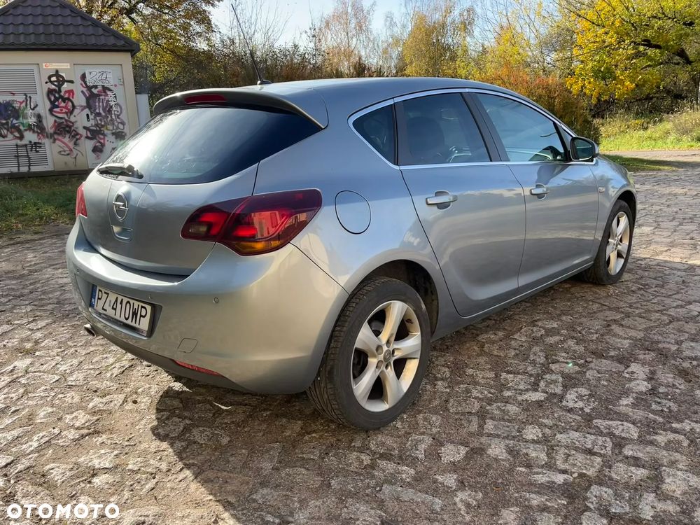 Opel Astra IV 1.4 T Sport - 12