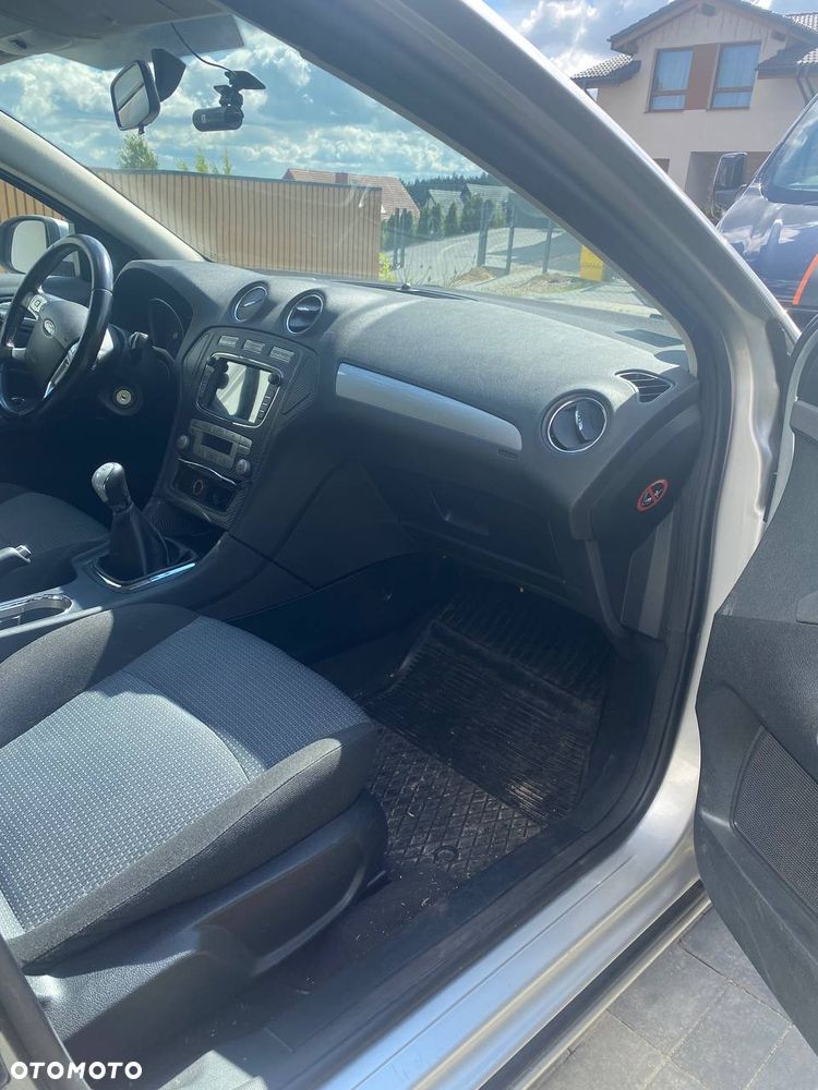 Ford Mondeo 1.6 Trend - 13