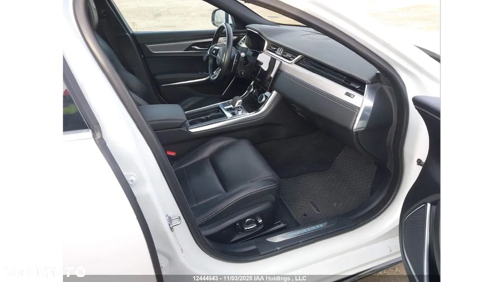 Jaguar XF P300 AWD R-Dynamic SE - 9