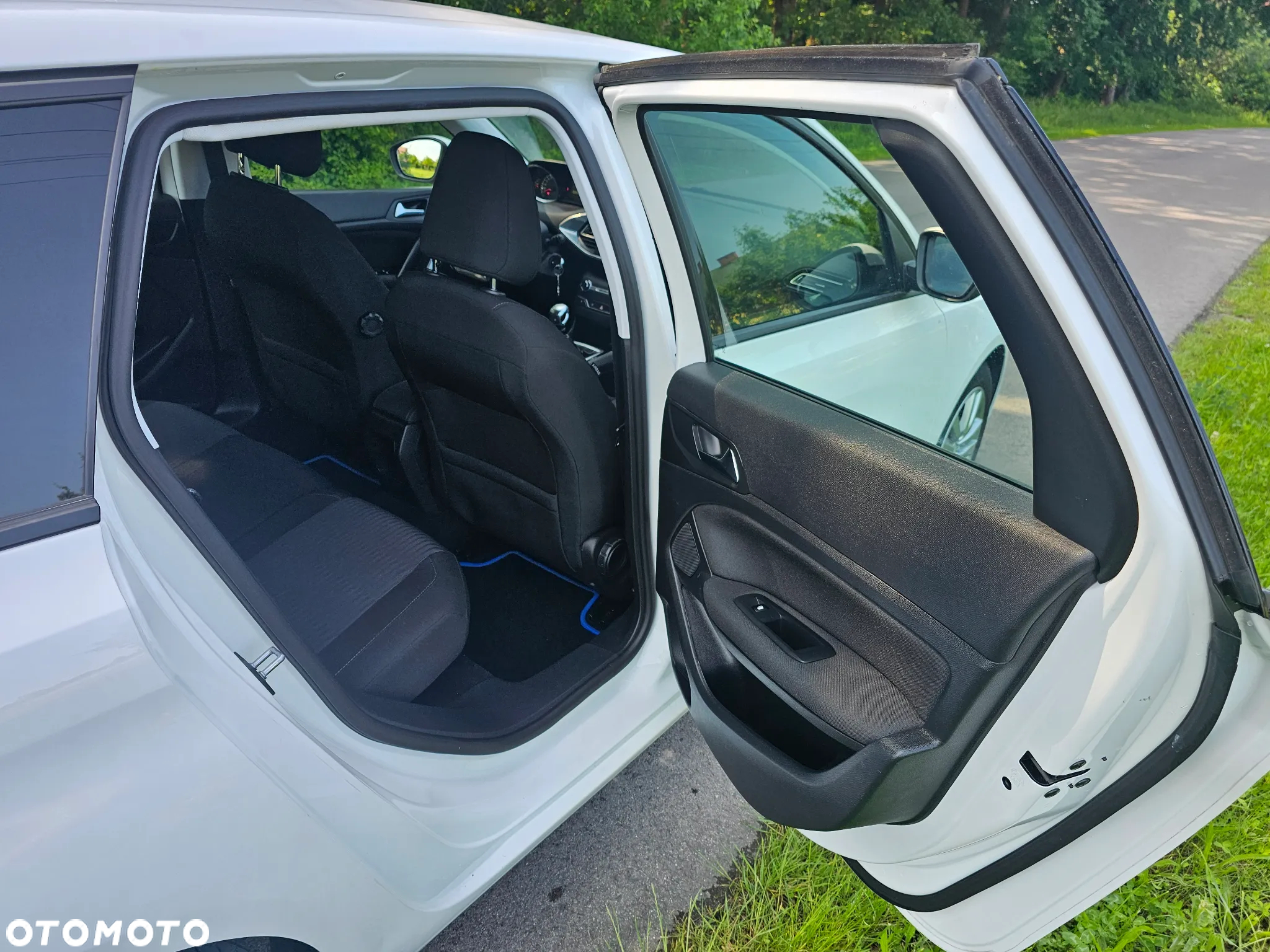 Peugeot 308 SW 1.6 BlueHDi Allure S&S - 14