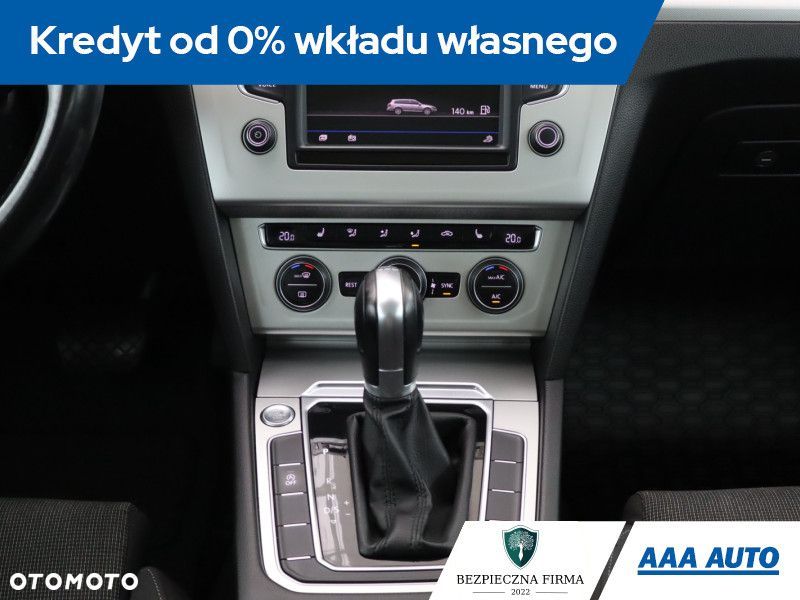 Volkswagen Passat Variant - 14