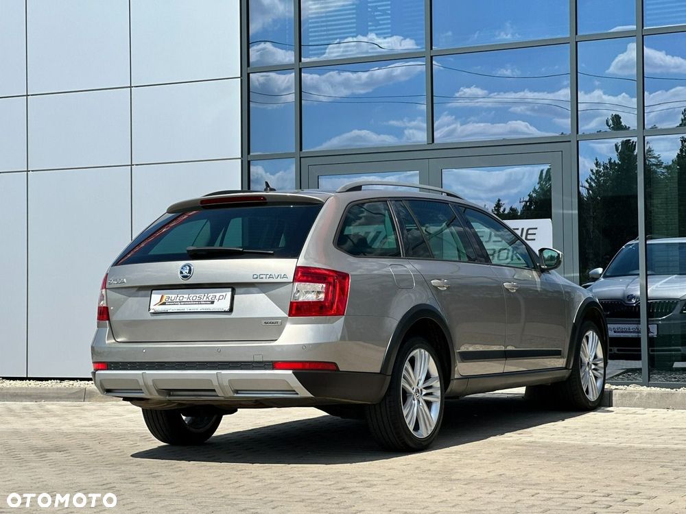 Skoda Octavia Scout 2.0 TDI 4x4 DSG - 7