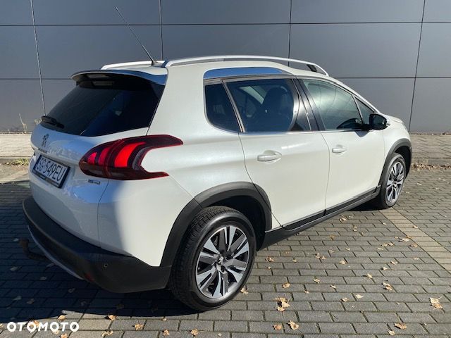 Peugeot 2008 1.2 Pure Tech GPF Style S&S EAT6 - 8