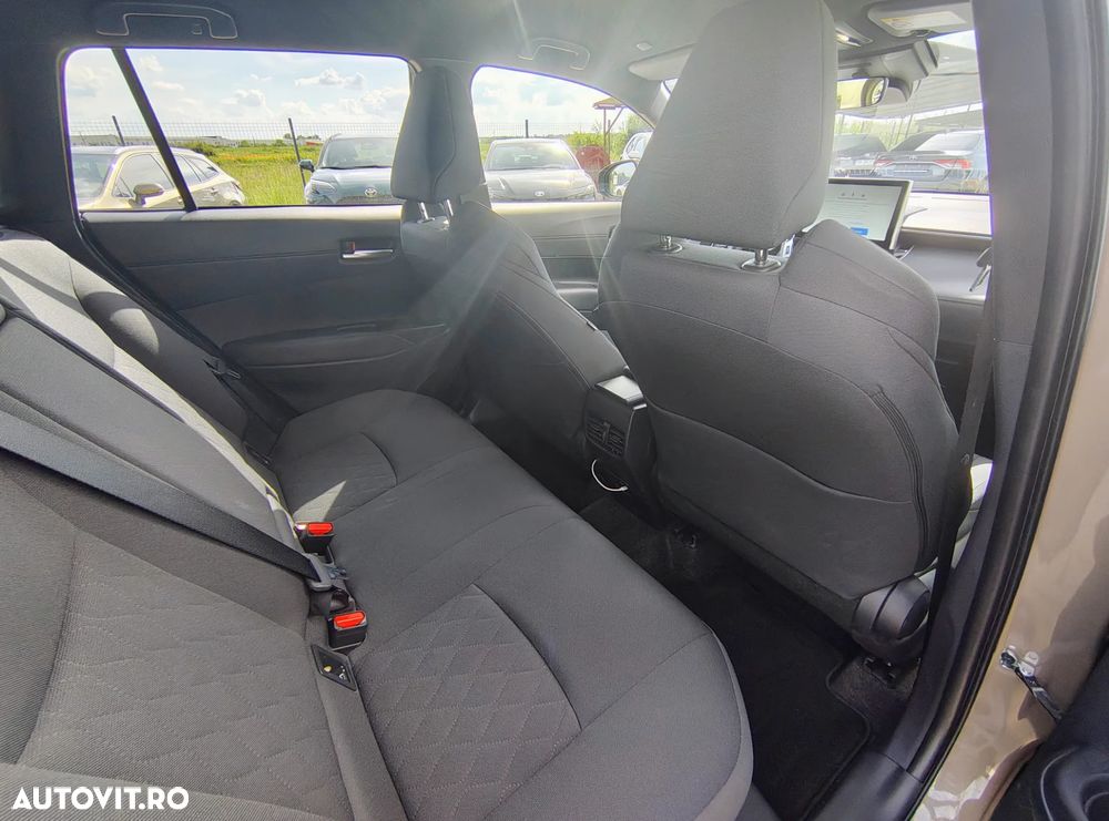 Toyota Corolla Cross - 11