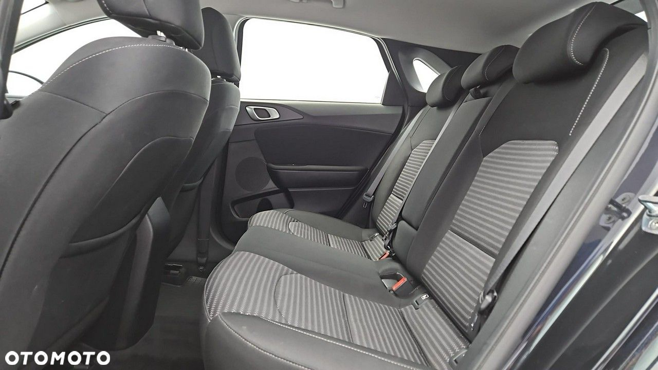 Kia Ceed 1.5 T-GDI M - 23