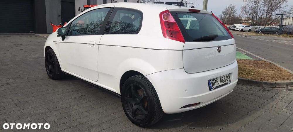 Fiat Grande Punto 1.4 8V - 16