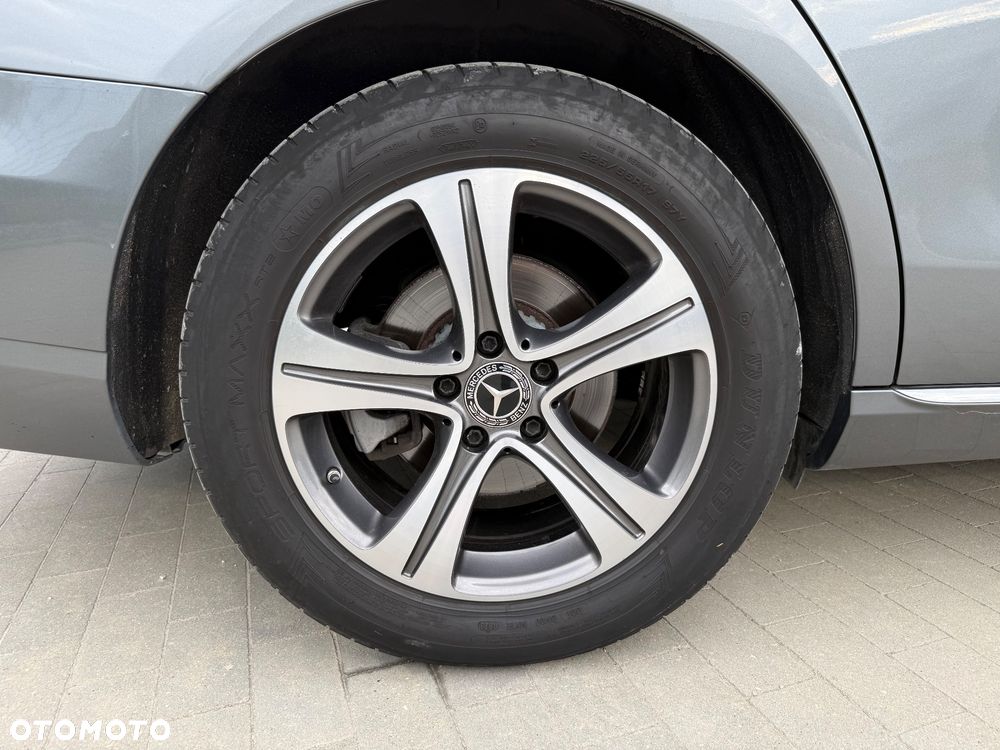 Mercedes-Benz Klasa E 220 d Business Edition 9G-TRONIC - 28