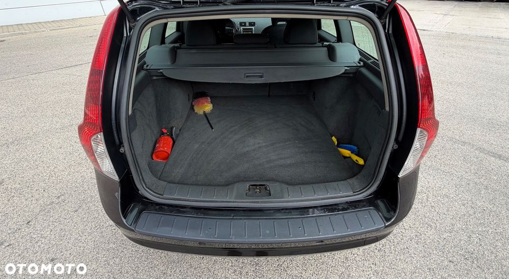 Volvo V50 2.0D Momentum - 13