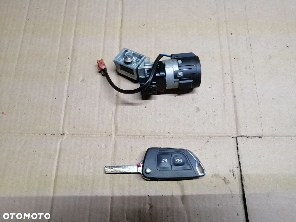 Citroen Peugeot 1.4 HDi 8HR 8HZ zestaw startowy komputer Bosch 0281017336 9677030080 BSM BSi stacyjka klucze licznik i inne - 15