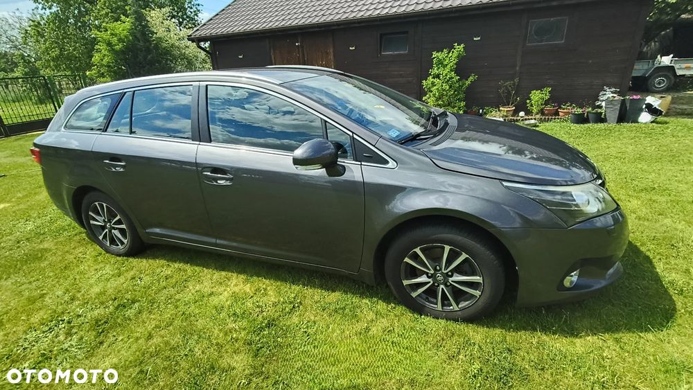 Toyota Avensis - 6