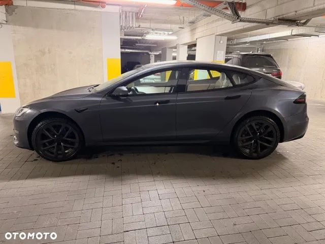 Tesla Model S - 7