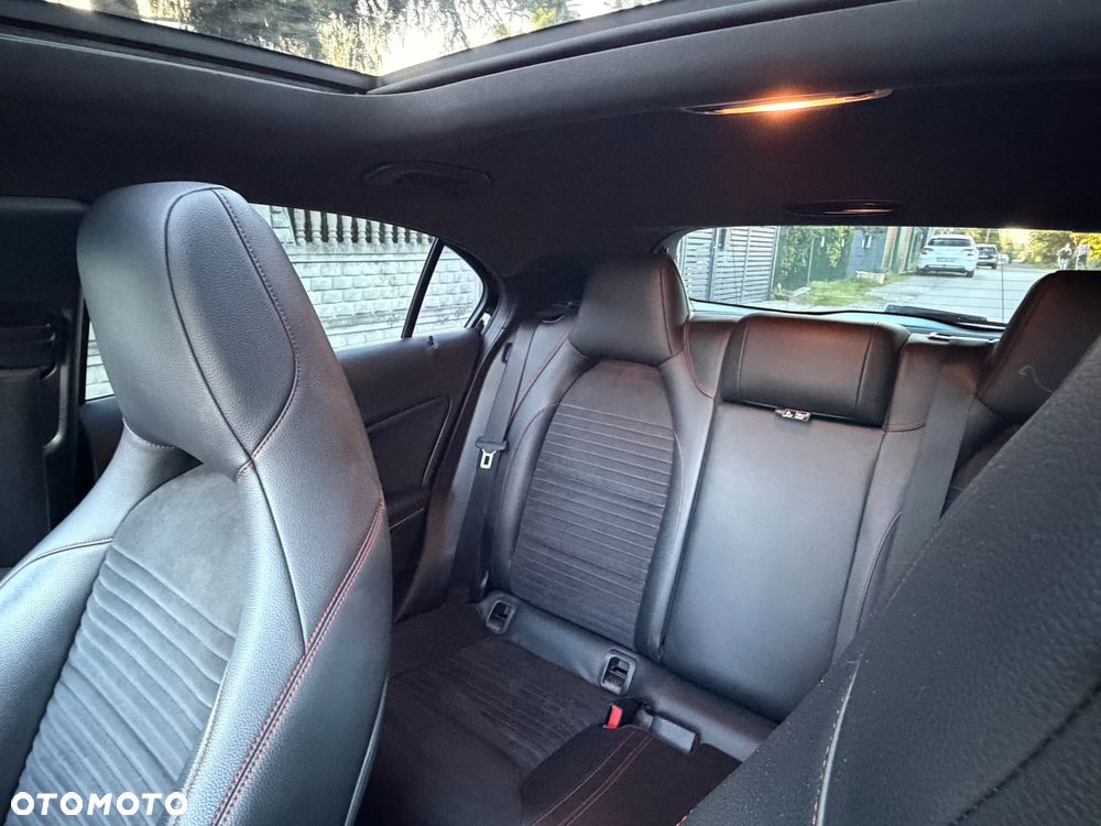 Mercedes-Benz Klasa A 180 (BlueEFFICIENCY) - 28