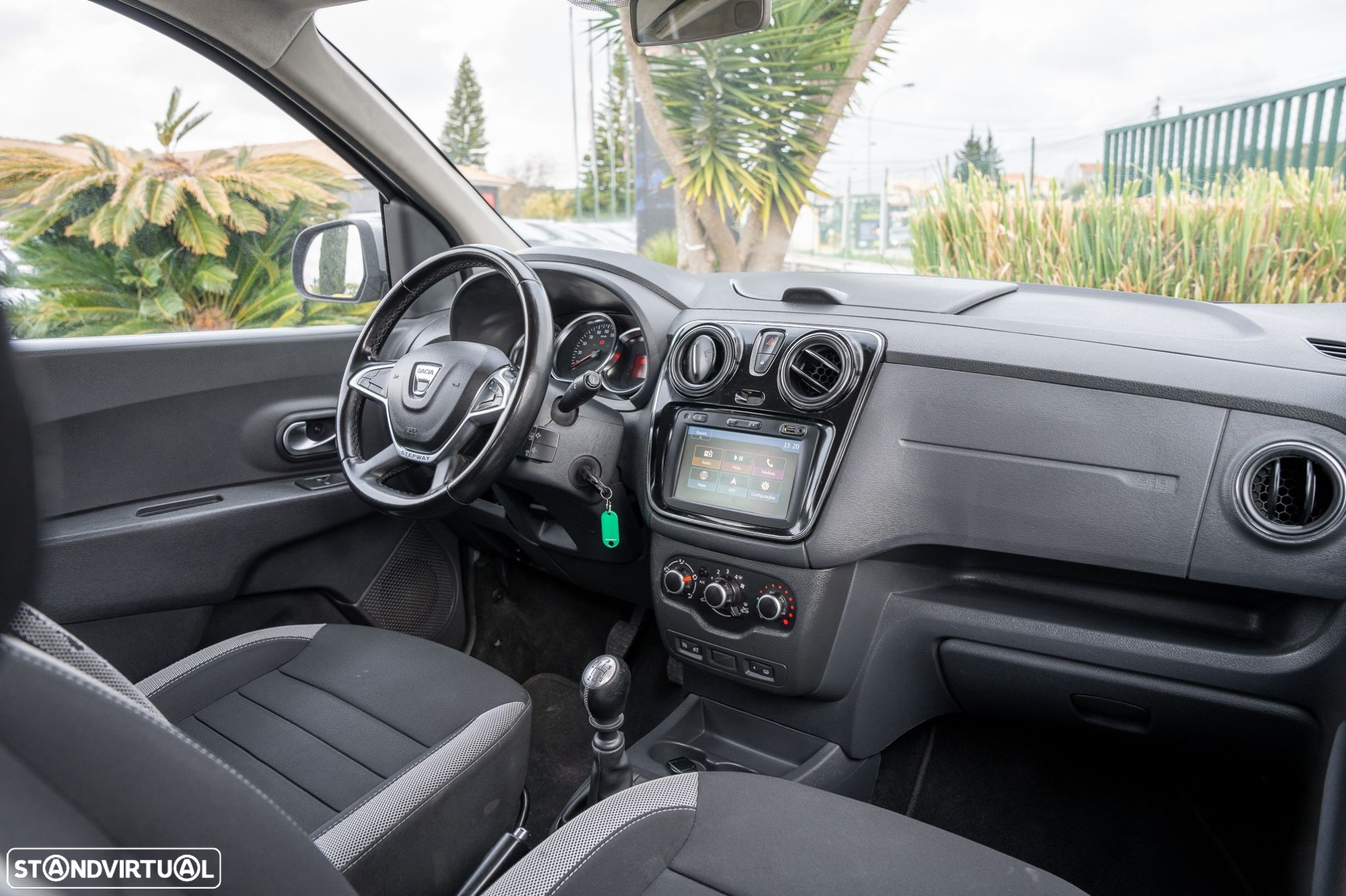 Dacia Lodgy 1.5 Blue dCi Stepway 7L - 14