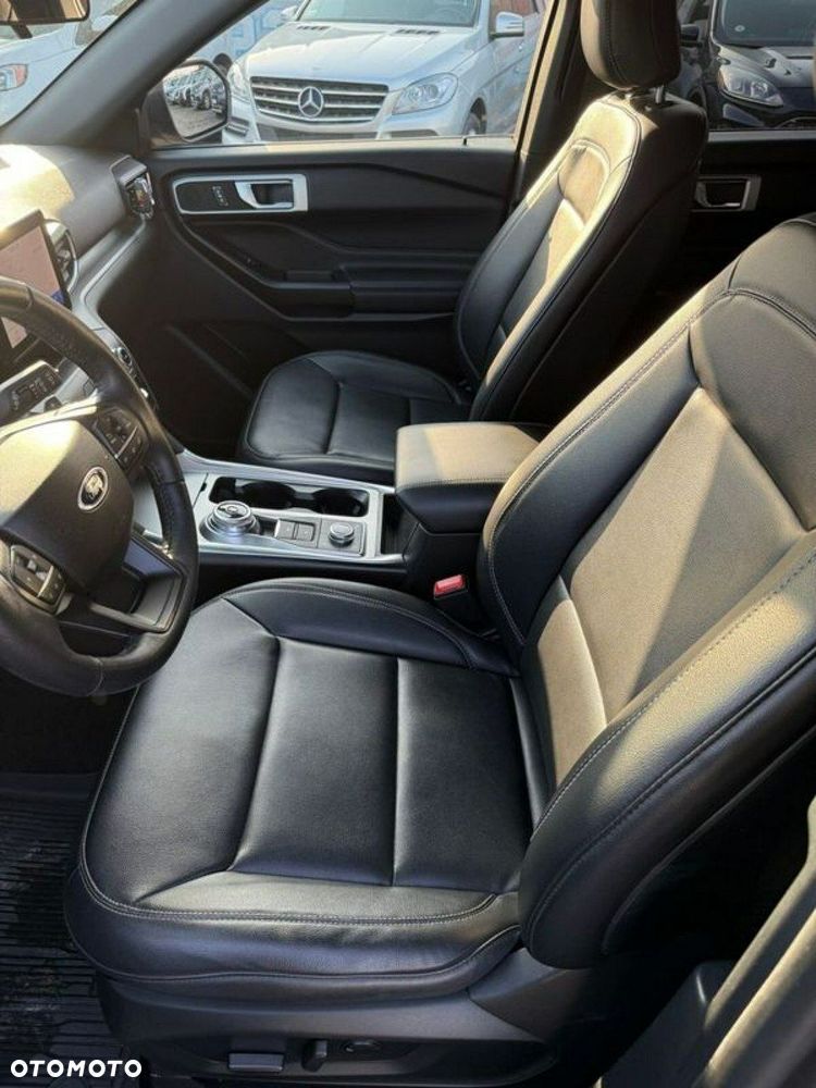 Ford Explorer - 23