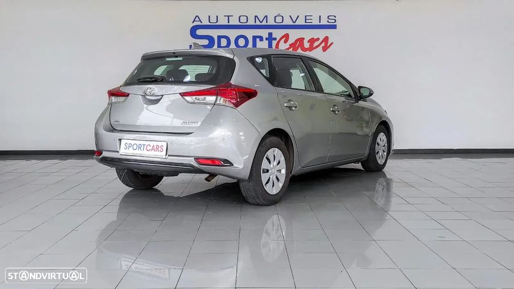 Toyota Auris - 13