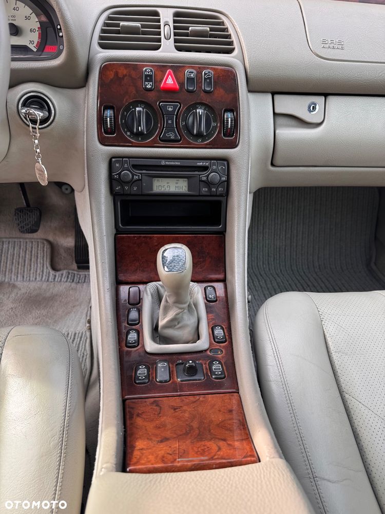 Mercedes-Benz CLK - 23