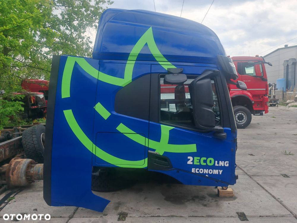 SZKIELET KABINY IVECO S-WAY Z DRZWIAMI NIEBIESKA 2021 - 4